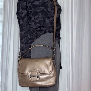 Coach EUC Taylor champagne, leather flap Crossbody bag with removable strap